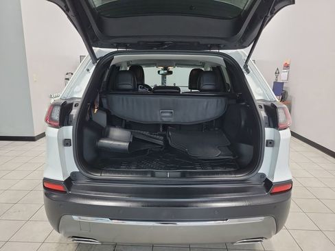 Used 2019 Jeep Cherokee Limited image 11