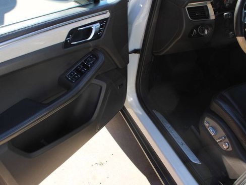 Used 2016 Porsche Macan S image 8
