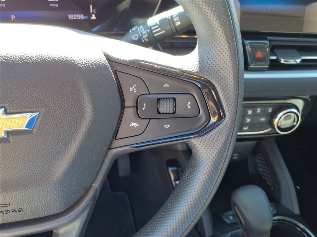 Used 2024 Chevrolet TrailBlazer LT FWD image 28