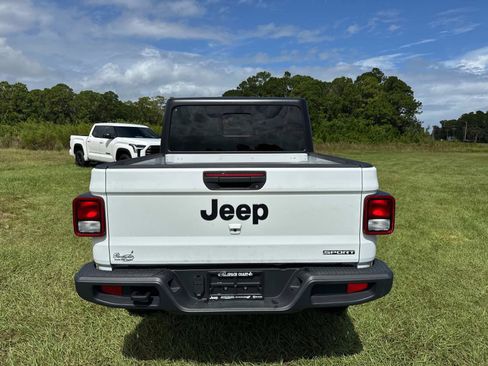 Used 2020 Jeep Gladiator Sport w/ Quick Order Package 24S image 4