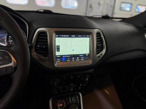 Used 2021 Jeep Compass Latitude w/ Sun and Sound Group image 19