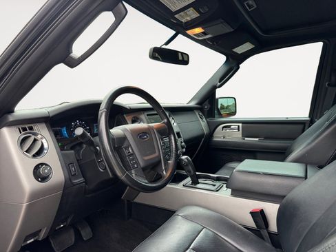 Used 2015 Ford Expedition XLT w/ Equipment Group 202A RWD image 9