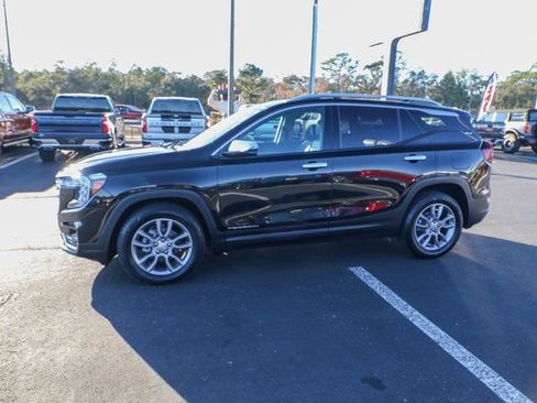 Certified 2022 GMC Terrain SLT w/ Infotainment Package II image 5