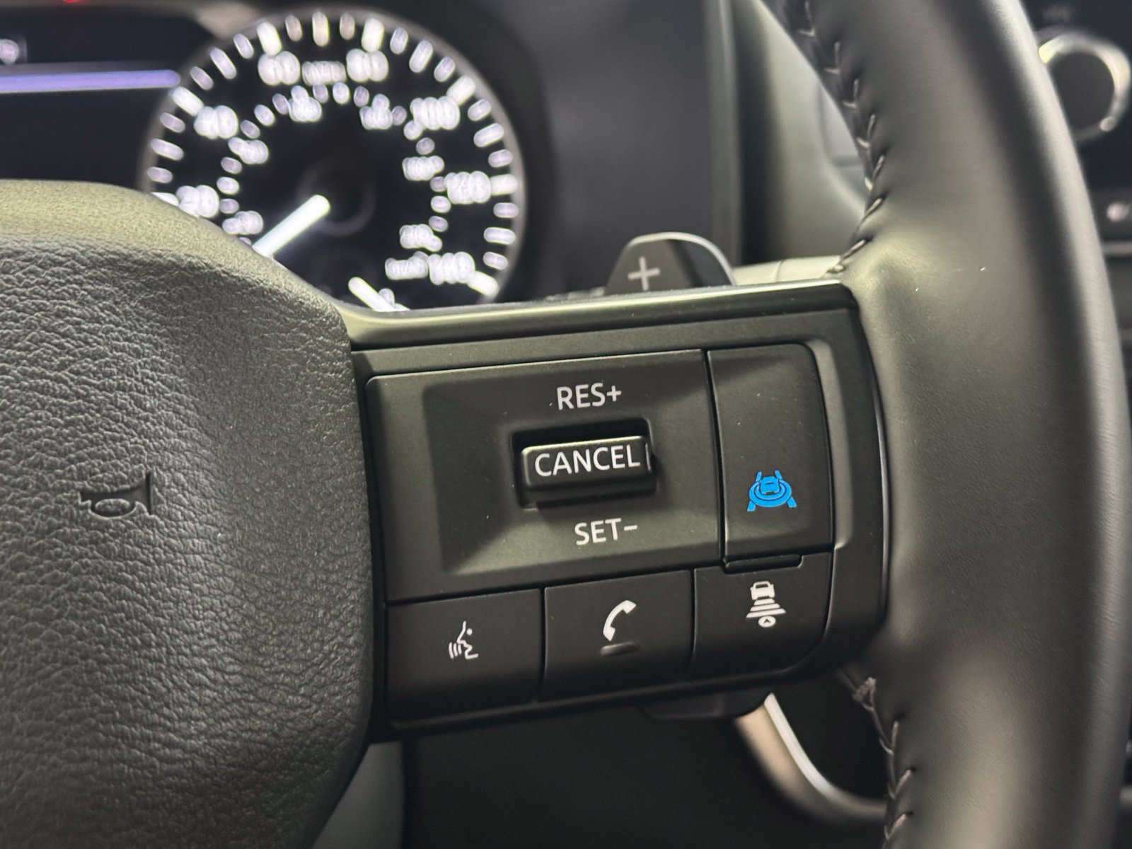 Certified 2025 Nissan Rogue SV AWD/4WD image 23