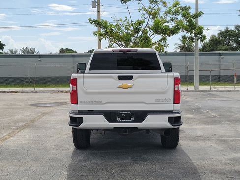 Used 2024 Chevrolet Silverado 2500 High Country w/ High Country Premium Package AWD/4WD image 4