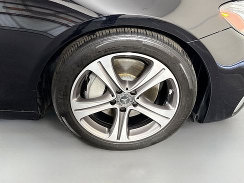 Used 2020 Mercedes-Benz E 350 Sedan w/ Premium Package image 32
