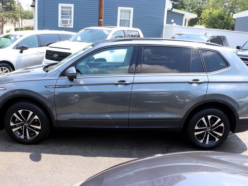 Used 2022 Volkswagen Tiguan S image 2