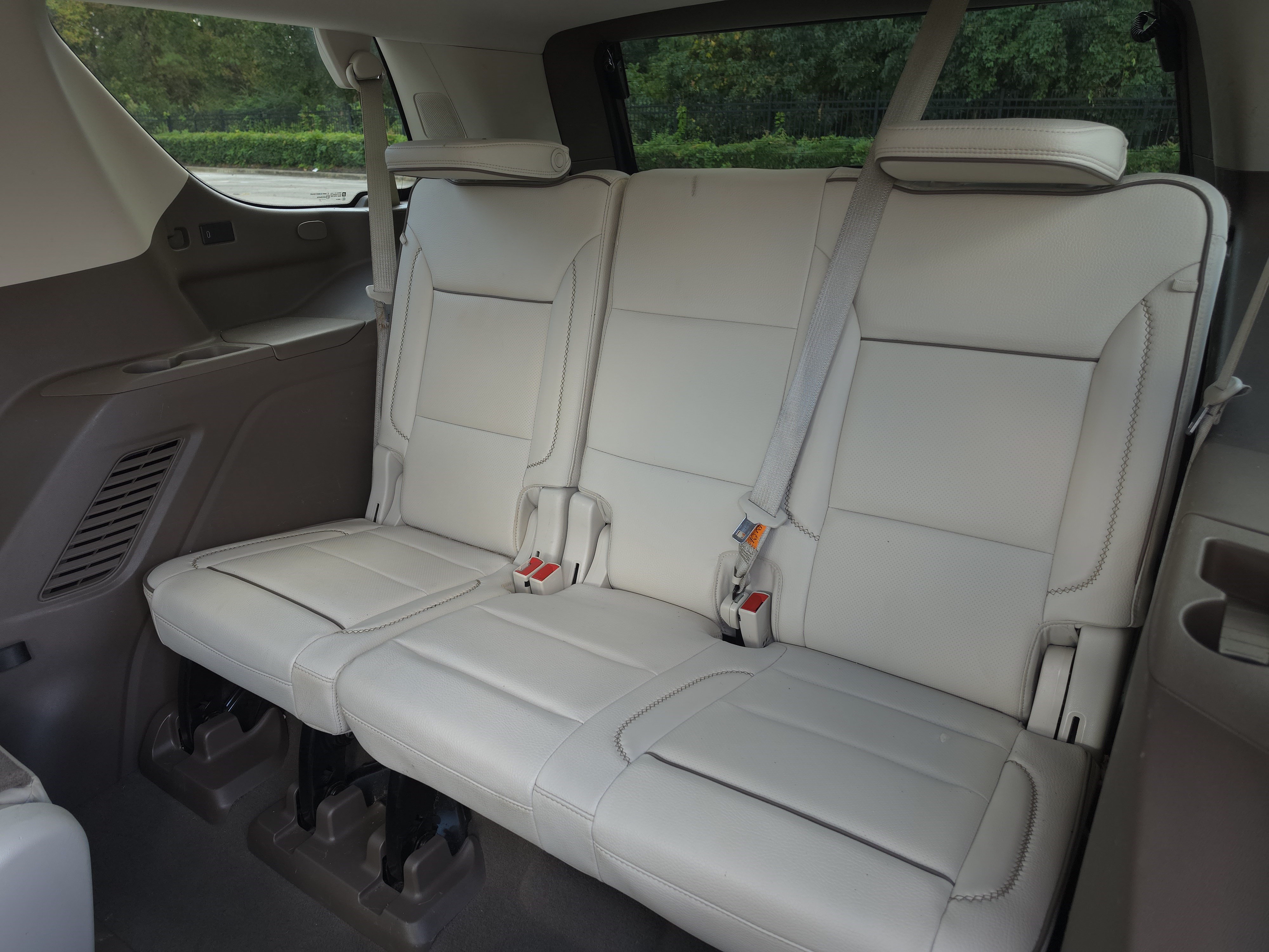 Used 2021 GMC Yukon Denali w/ Denali Premium Package RWD image 18