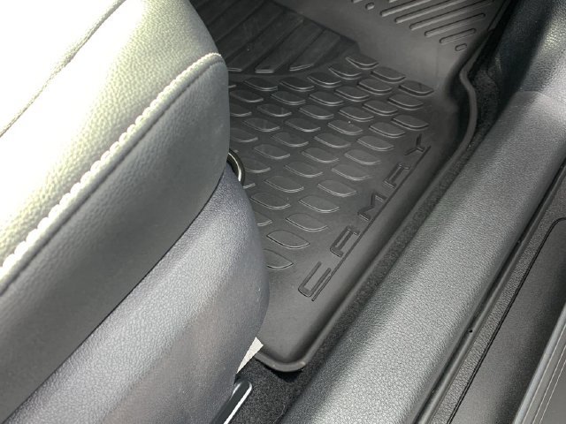 Used 2026 Toyota Camry SE FWD image 14