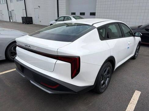 New 2026 Kia K4 FWD image 3