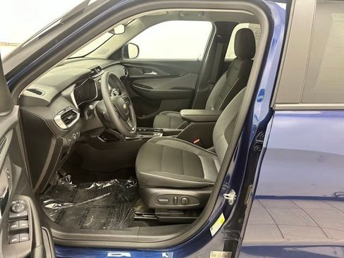 Used 2023 Chevrolet TrailBlazer LT AWD/4WD image 9