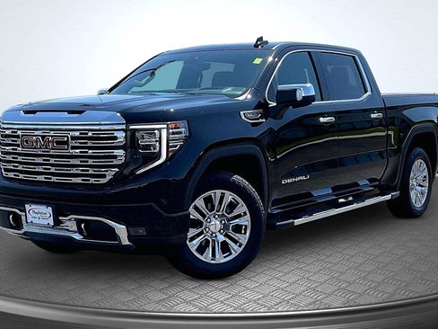 Used 2022 GMC Sierra 1500 Denali w/ Technology Package AWD/4WD image 1