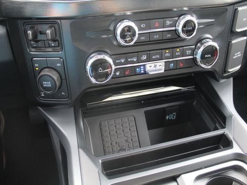 New 2026 Ford F250 Lariat w/ Black Appearance Package AWD/4WD image 19