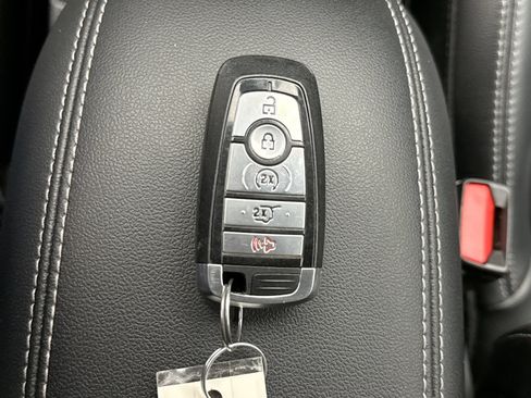 Used 2022 Ford Escape SEL w/ Technology Package AWD/4WD image 25