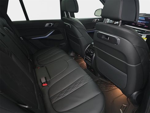 New 2026 BMW X5 xDrive50e w/ M Sport Package image 11