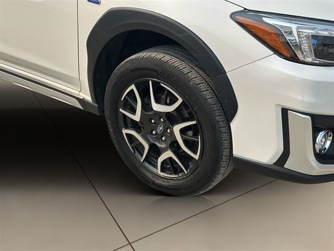Used 2019 Subaru Crosstrek Hybrid w/ Moonroof Package w/Navigation AWD/4WD image 17