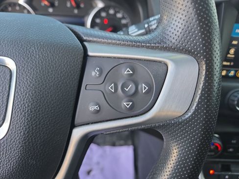 Used 2022 GMC Terrain SLE w/ Driver Convenience Package image 17