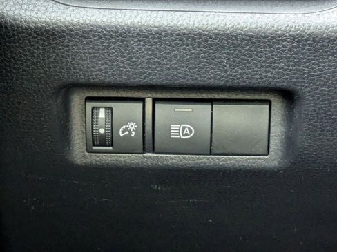 Used 2022 Toyota RAV4 XLE image 17