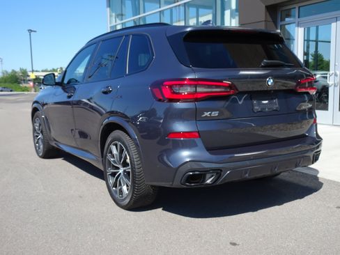 Used 2022 BMW X5 xDrive40i w/ M Sport Package AWD/4WD image 3