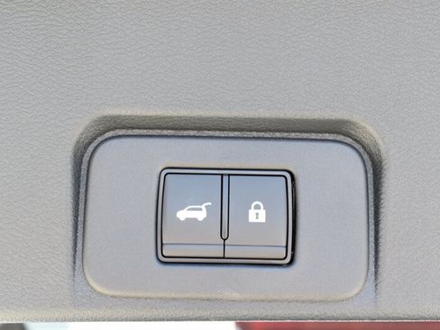 Used 2026 Nissan Rogue Platinum w/ Platinum Premium Package AWD/4WD image 34