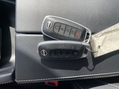 Used 2023 Nissan Rogue SL w/ SL Premium Package image 28