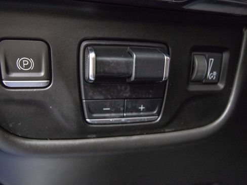 Used 2023 Cadillac Escalade V w/ LPO, ONYX Package image 35