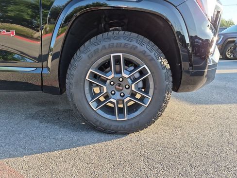 New 2027 GMC Terrain AT4 w/ Convenience Package III AWD/4WD image 16