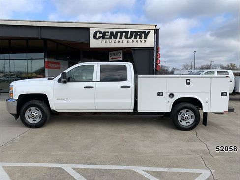 Used 2019 Chevrolet Silverado 2500 W/T w/ WT Convenience Package image 4