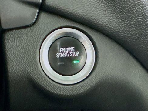 Used 2020 Chevrolet Equinox LT AWD/4WD image 16