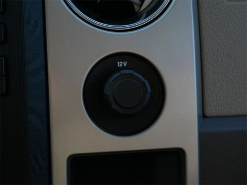 Used 2010 Ford F150 XLT image 24