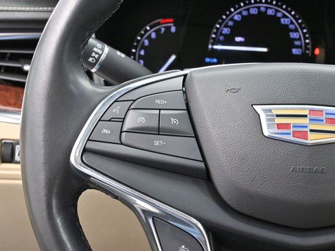 Used 2019 Cadillac XT5 Luxury FWD image 17
