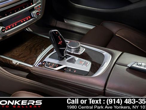 Used 2020 BMW 740i w/ M Sport Package RWD image 42