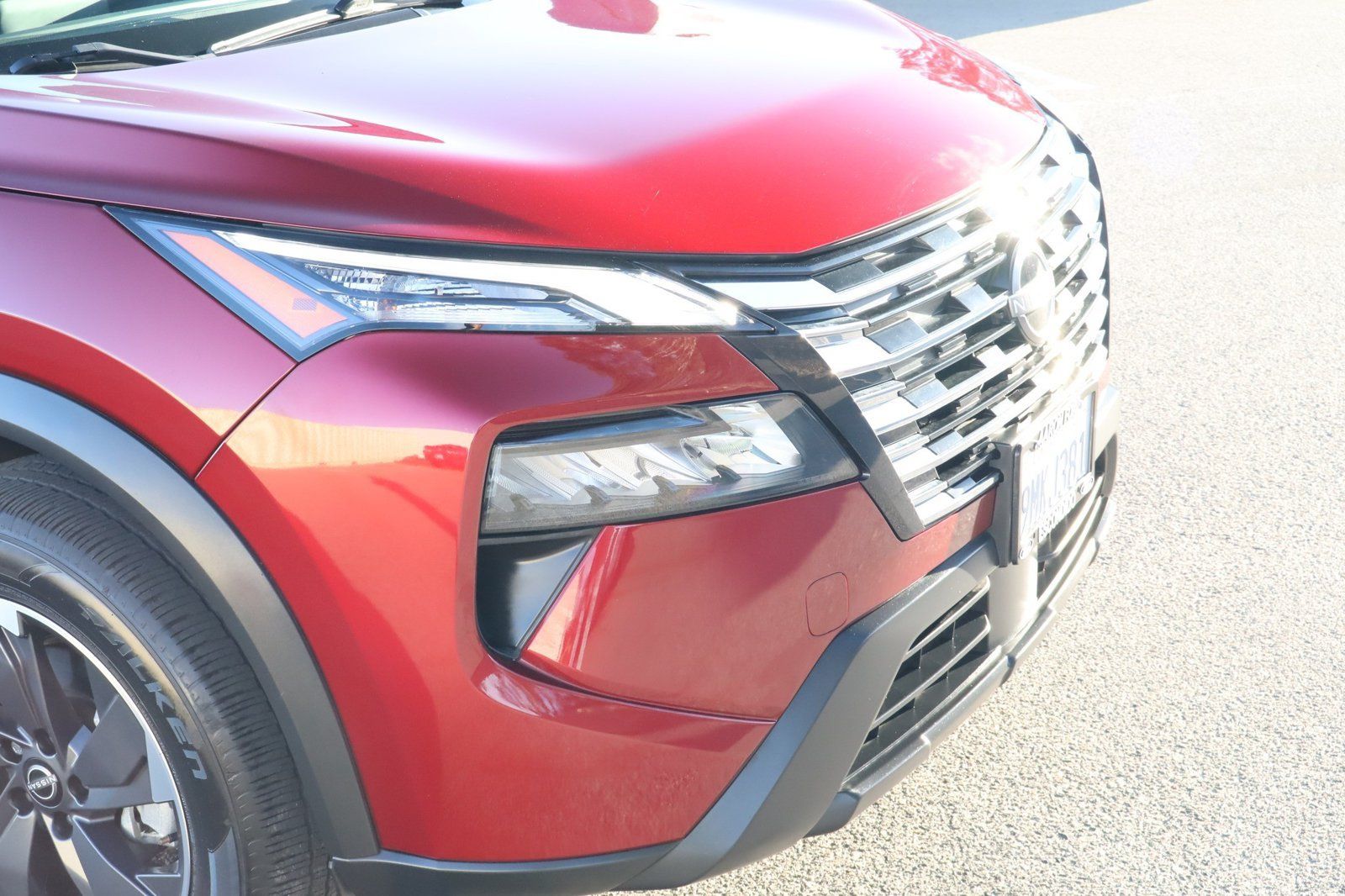 Used 2024 Nissan Rogue SV FWD image 9