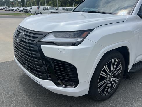 Used 2025 Lexus LX 700h Luxury w/ Appearance Package AWD/4WD image 11