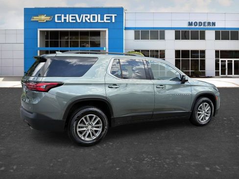 Used 2023 Chevrolet Traverse LT AWD/4WD image 5