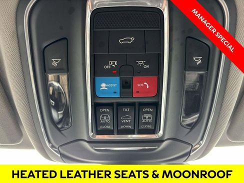 Used 2022 Jeep Grand Cherokee L Limited AWD/4WD image 32
