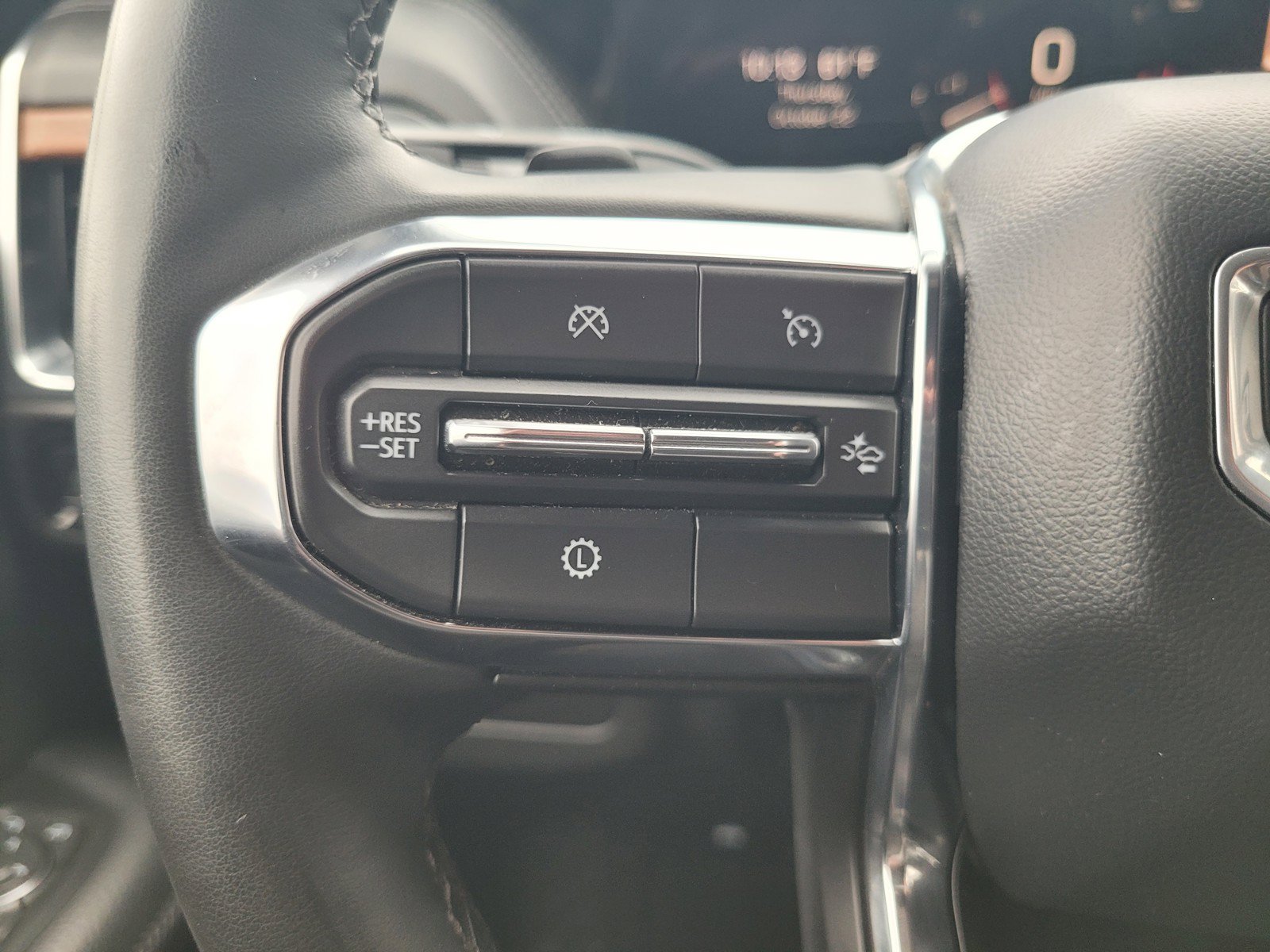 Used 2025 GMC Yukon Denali AWD/4WD image 25