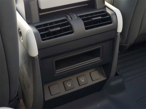 New 2025 Land Rover Defender 110 S image 33