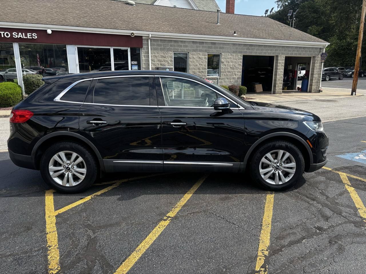 Used 2018 Lincoln MKX Premiere AWD/4WD image 8