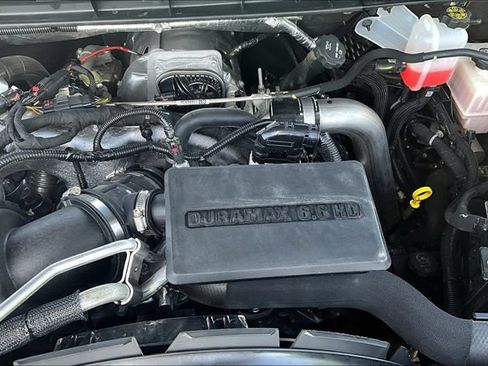 Used 2024 Chevrolet Silverado 2500 LTZ w/ LTZ Convenience Package AWD/4WD image 32