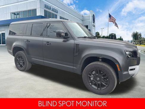 Used 2023 Land Rover Defender 130 SE AWD/4WD image 10