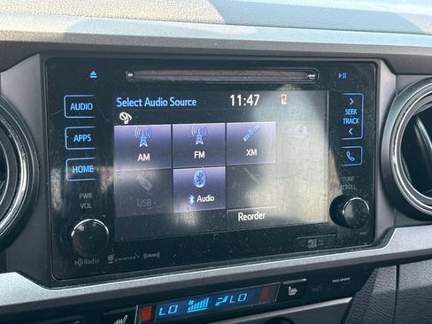 Used 2019 Toyota Tacoma TRD Off-Road w/ TRD Premium Off Road Package AWD/4WD image 29