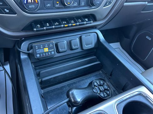 Used 2015 GMC Sierra 3500 Denali w/ Duramax Plus Package image 15