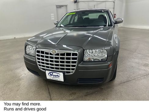 Used 2008 Chrysler 300 LX RWD image 5