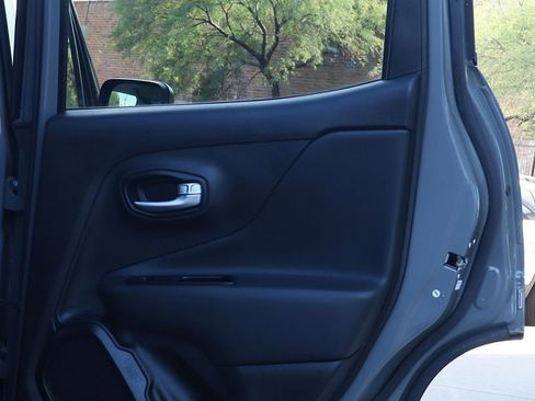 Used 2022 Jeep Renegade Latitude w/ Convenience Group image 27