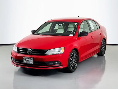 Used 2015 Volkswagen Jetta Sport image 3