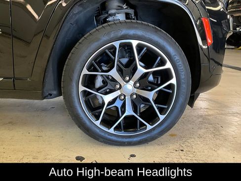 Certified 2022 Jeep Grand Cherokee Summit image 18