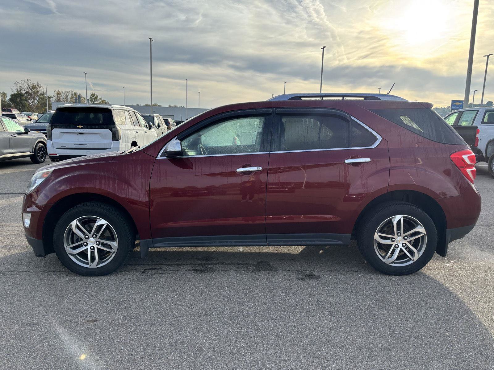 Used 2016 Chevrolet Equinox LTZ w/ Enhanced Convenience Package FWD image 2