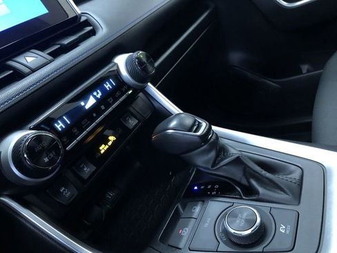 Certified 2023 Toyota RAV4 SE image 30