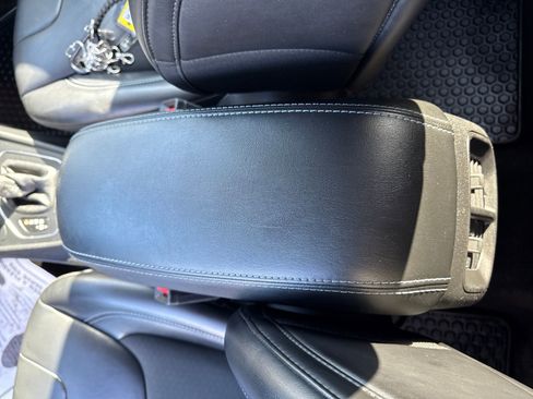 Used 2019 Jeep Cherokee Latitude Plus w/ Cold Weather Group image 27